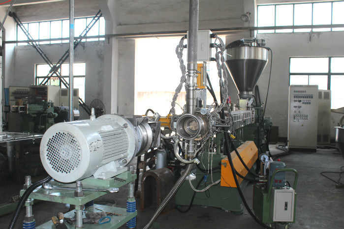 水下模面熱切(適用于加工TPE、TPU、PA、PET、ABS、PP、PVC、蠟質(zhì)物料、膠質(zhì)物料、玻璃填充物料、碳纖維、填充改性物料等。)